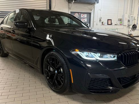 Used 2022 BMW 530i xDrive w/ M Sport Package image 6