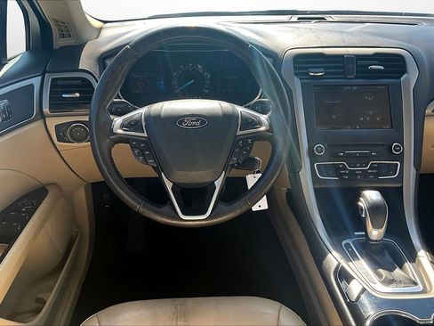 Used 2016 Ford Fusion SE w/ Equipment Group 202A image 6