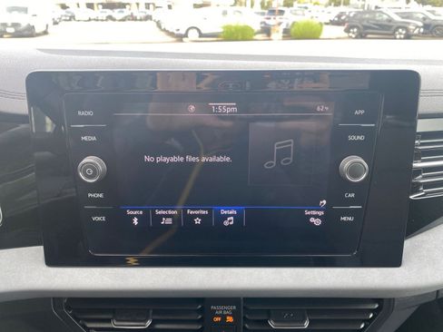 Used 2025 Volkswagen Jetta SE image 21