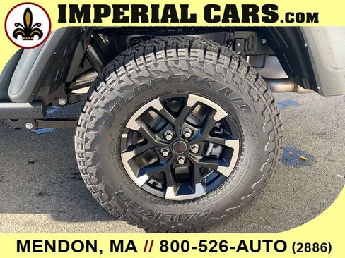 New 2025 Jeep Gladiator Rubicon image 9