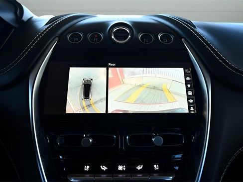 Used 2021 Aston Martin DBX image 19