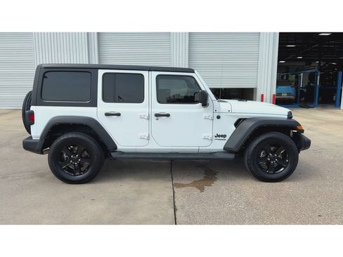 Used 2021 Jeep Wrangler Unlimited Sport AWD/4WD image 9
