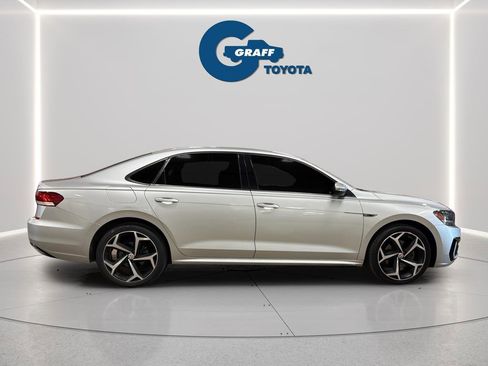 Used 2020 Volkswagen Passat 2.0T R-Line FWD image 5