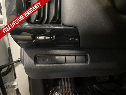 Used 2026 Nissan Pathfinder S AWD/4WD image 31