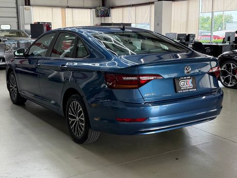 Used 2019 Volkswagen Jetta SE w/ Cold Weather Package FWD image 4
