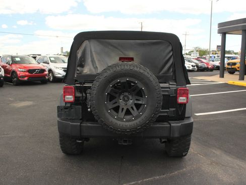 Used 2017 Jeep Wrangler Unlimited Sport w/ Quick Order Package 24S AWD/4WD image 7