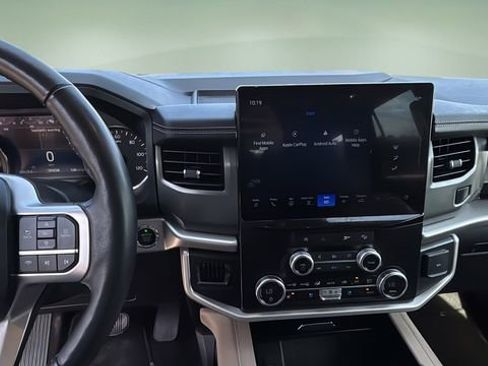 Used 2024 Ford Expedition Max XLT AWD/4WD image 10