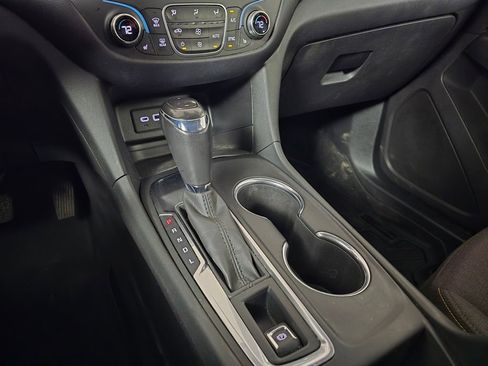 Used 2019 Chevrolet Equinox LT w/ Driver Convenience Package FWD image 27