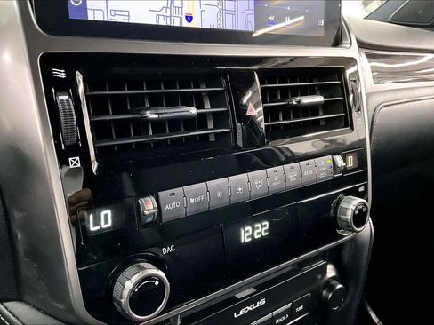 Used 2023 Lexus GX 460 Premium w/ Accessory Package image 34