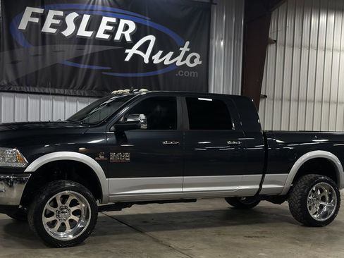 Used 2015 RAM 2500 Laramie w/ Convenience Group image 2