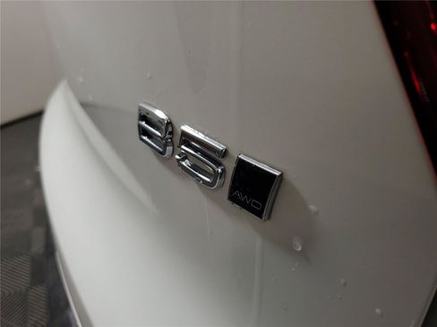 Certified 2026 Volvo XC40 B5 Core w/ Climate Package AWD/4WD image 7