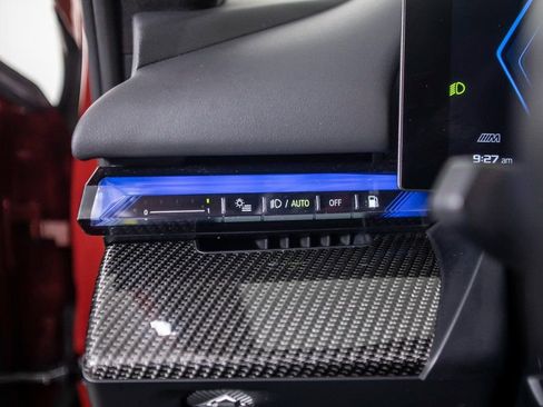 Used 2025 BMW M5 w/ Carbon Package image 30