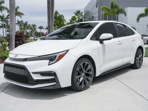 Used 2024 Toyota Corolla SE FWD image 6