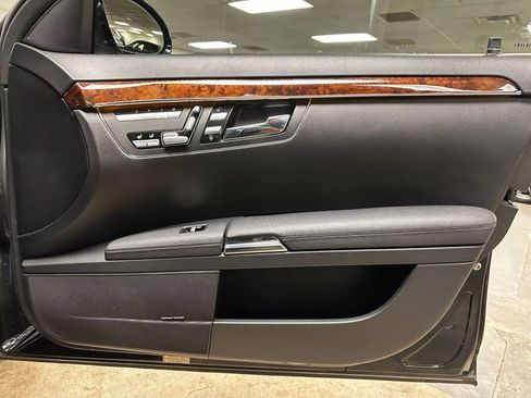 Used 2009 Mercedes-Benz S 550 image 32
