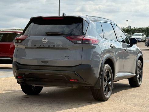Used 2023 Nissan Rogue SV w/ SV Premium B Package image 7