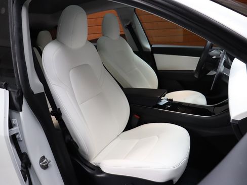 Used 2021 Tesla Model Y Long Range image 63