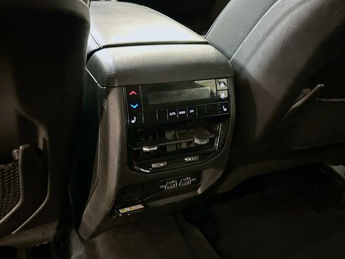 Used 2023 Jeep Grand Cherokee L Limited w/ Trailer Tow Group (B) image 29