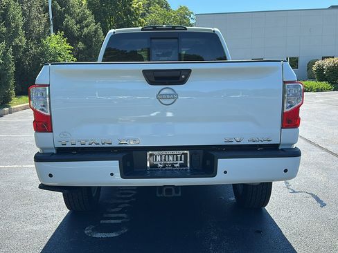 Used 2024 Nissan Titan SV w/ SV Convenience Package image 5