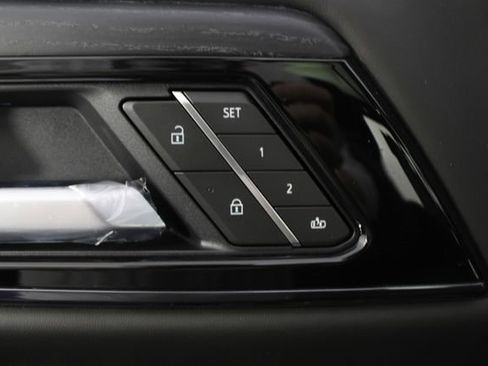 New 2026 GMC Yukon AT4 Ultimate AWD/4WD image 17