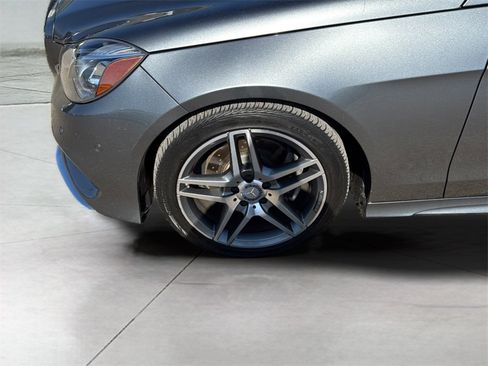 Used 2016 Mercedes-Benz E 350 4MATIC Wagon image 9