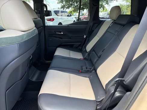Used 2025 Lexus GX 550 AWD/4WD image 35