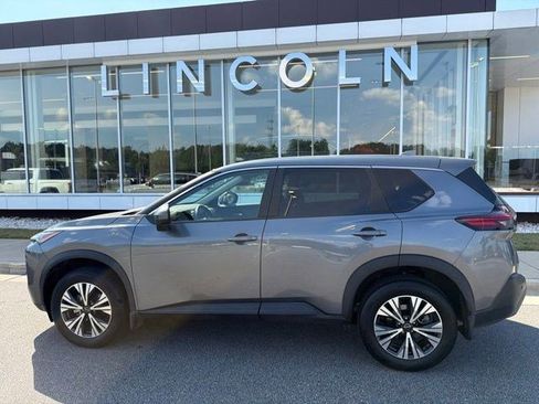 Used 2023 Nissan Rogue SV FWD image 1