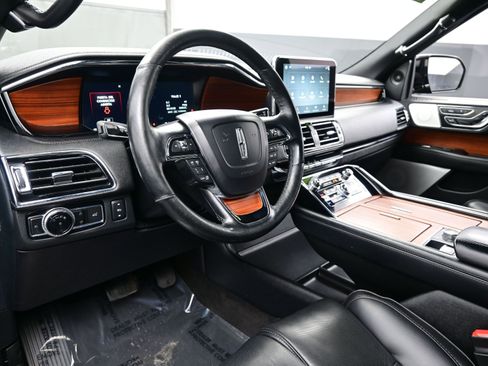 Used 2019 Lincoln Navigator L Reserve image 13