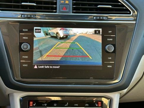 Certified 2023 Volkswagen Tiguan SE w/ Panoramic Sunroof Package image 27