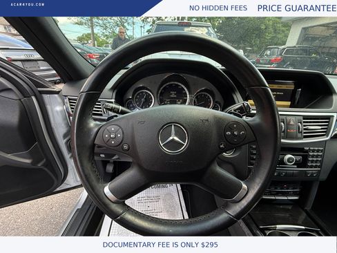 Used 2011 Mercedes-Benz E 550 4MATIC Sedan image 18