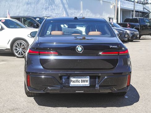 Used 2023 BMW 740i RWD image 5