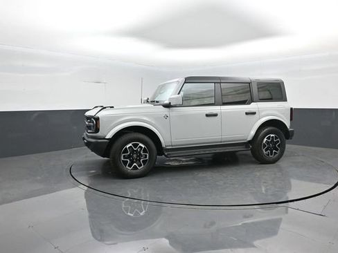 New 2026 Ford Bronco Outer Banks image 4