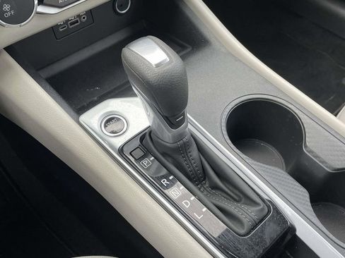 Used 2025 Nissan Altima 2.5 SV image 30