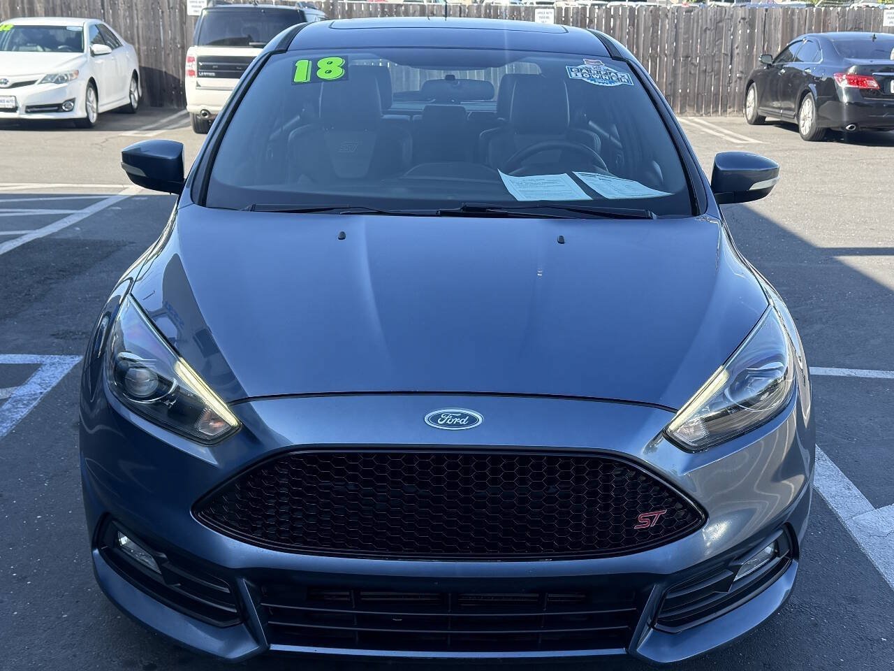 Used 2018 Ford Focus ST w/ Equipment Group 401A FWD image 2