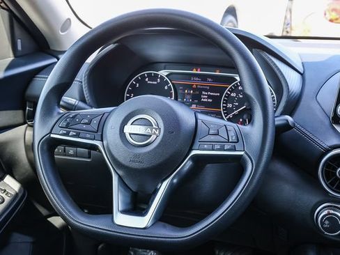 Used 2024 Nissan Sentra SV FWD image 17