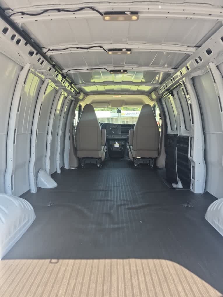New 2026 Chevrolet Express 2500 Extended w/ Driver Convenience Package RWD image 22