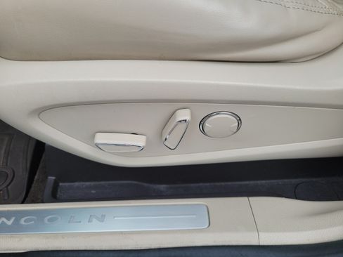 Used 2017 Lincoln MKC Reserve FWD image 27