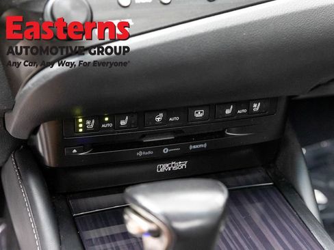 Used 2019 Lexus ES 350 Ultra Luxury w/ Accessory Package FWD image 21