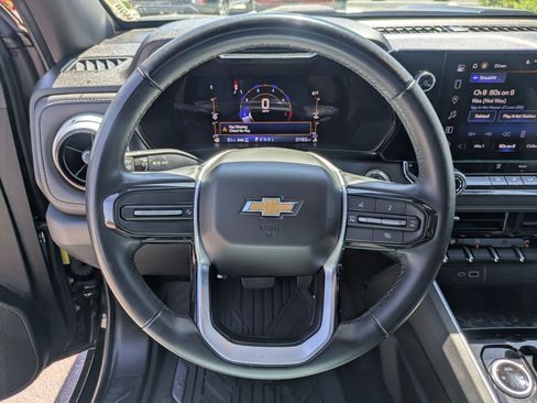 Used 2023 Chevrolet Colorado LT AWD/4WD image 18