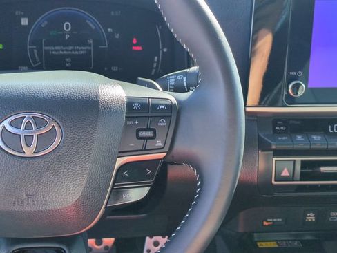 Used 2026 Toyota Camry SE w/ Convenience Package FWD image 18