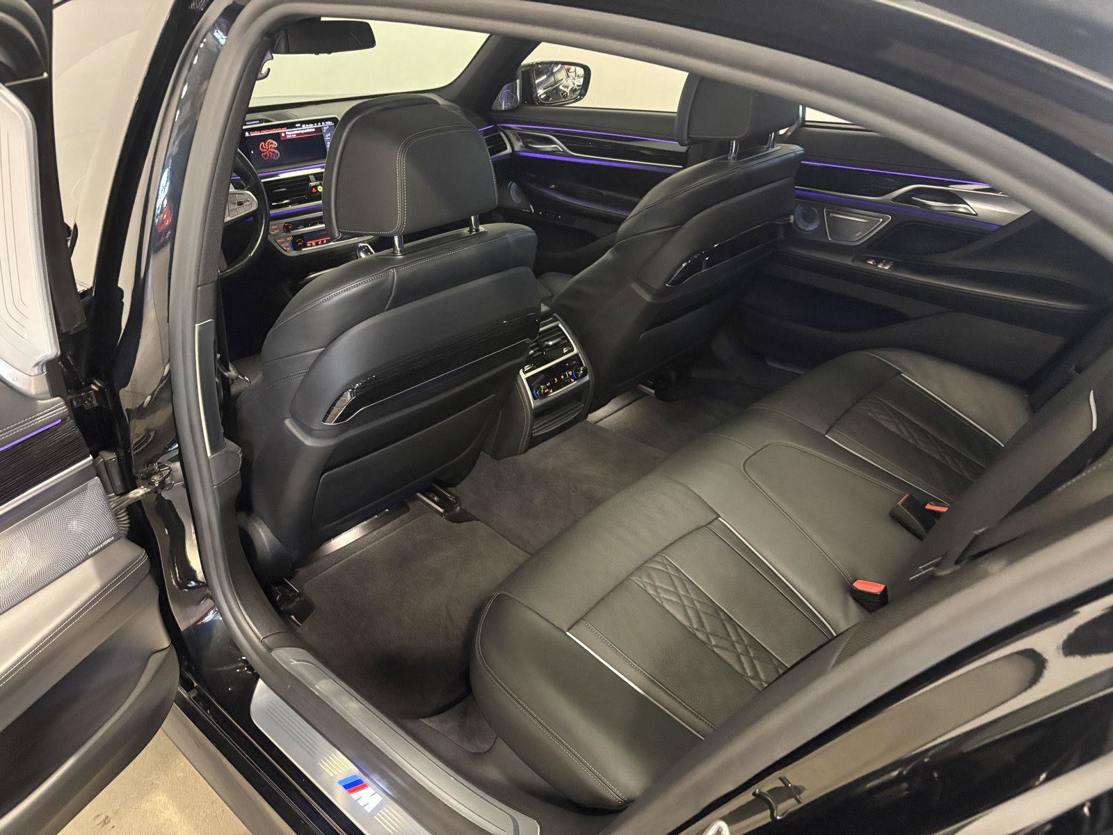 Used 2022 BMW 750i xDrive w/ Executive Package AWD/4WD image 41