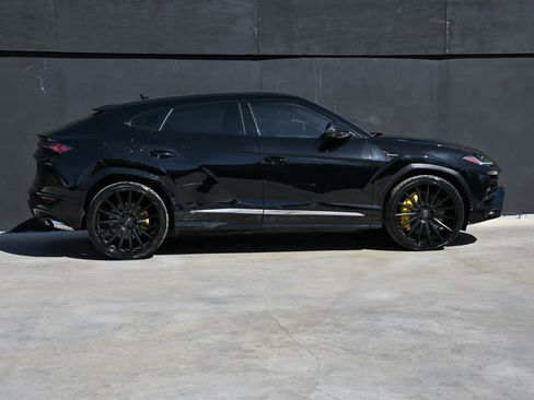 Used 2020 Lamborghini Urus AWD/4WD image 8