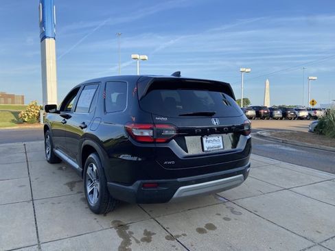 Used 2025 Honda Pilot EX-L image 11