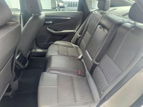 Used 2016 Chevrolet Impala LT FWD image 27