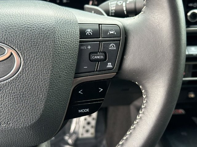 Used 2025 Toyota Camry SE FWD image 25