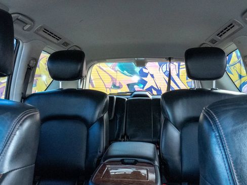 Used 2019 Nissan Armada Platinum w/ Captain's Chairs Package RWD image 8