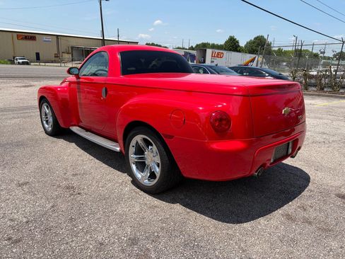 Used 2005 Chevrolet SSR w/ Preferred Equipment Group RWD image 7