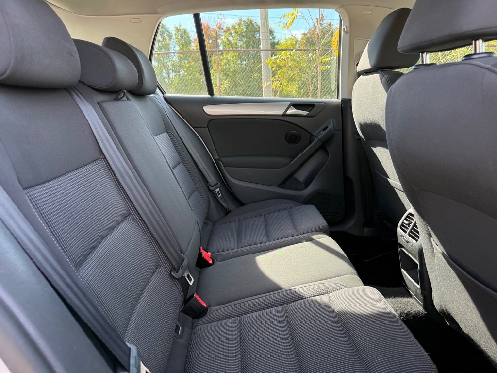 Used 2014 Volkswagen Golf TDI FWD image 12
