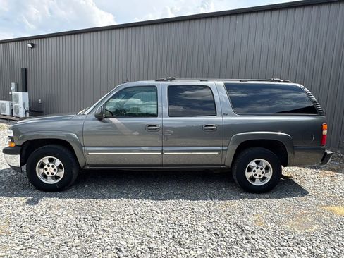 Used 2002 Chevrolet Suburban LT RWD image 8