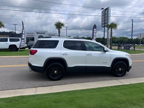 Used 2019 GMC Acadia SLT FWD image 2