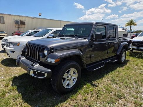 Used 2022 Jeep Gladiator Sport AWD/4WD image 3